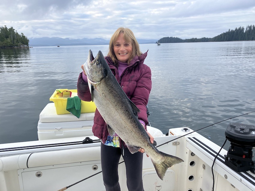 https://islandfishermanmagazine.com/wp-content/uploads/2023/05/inda-and-family-fished-with-GUIDE-Doug-of-Slivers-Charters-Salmon-Sport-Fishing-and-landed-this-beautiful-Chinook-in-Barkley-Sound-using-an-AORL-12-Hootchie.jpg
