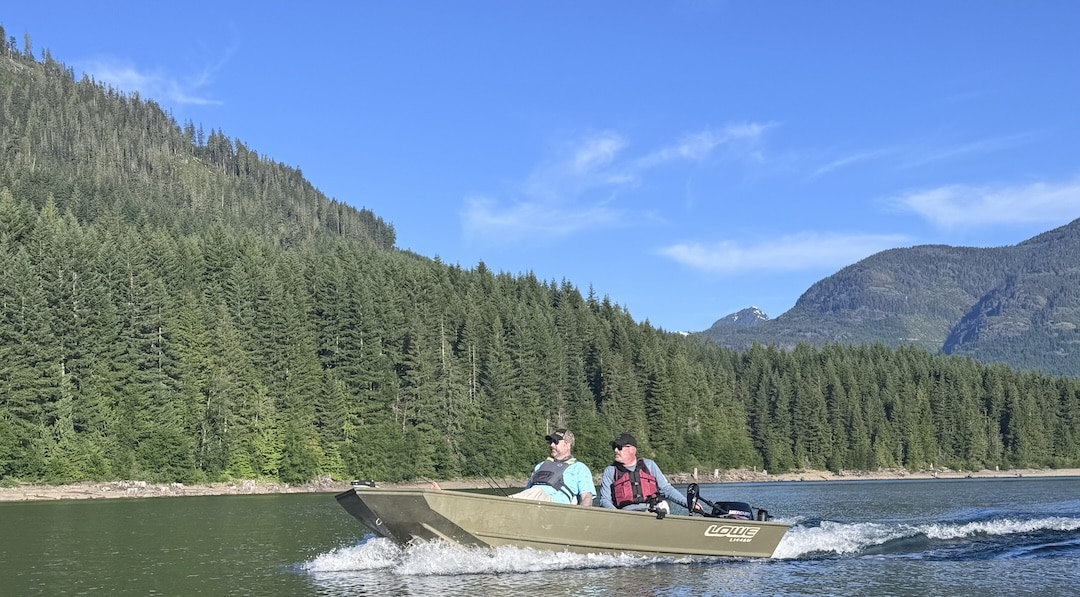 Upper Campbell Lake, 2 people boating 2026 Canada Boating Regulations