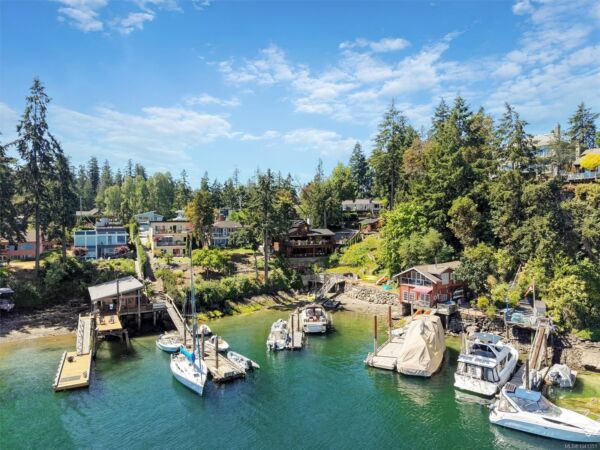 Coastal Luxury: 10968 Madrona Drive in Deep Cove Coastal Luxury: 10968 Madrona Drive in Deep Cove