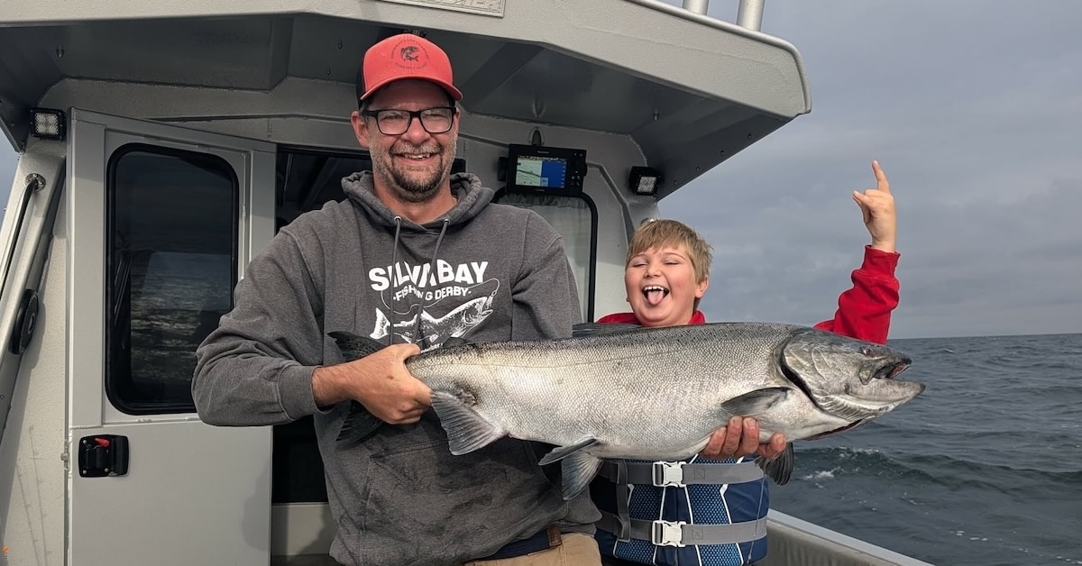 2026 Silva Bay Fishing Derby Raises ~$8,500 Chris Wallace with 7th place 22.28 lb Chinook winning Dad Joe Wallace a stay at Critter Cove